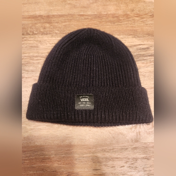Vans Accessories - VANS black skater beanie